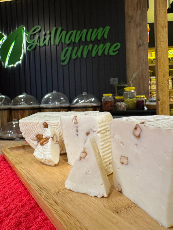 Cevizli Saganaki Peyniri