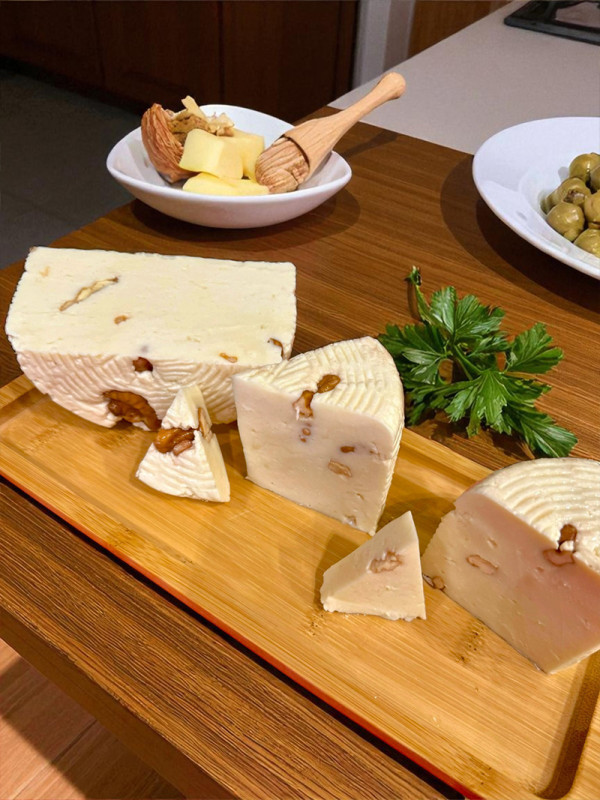 Cevizli Saganaki Peyniri